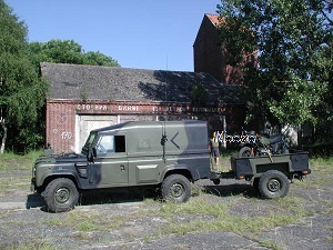 Landrover Defender 110 + Anhänger 4x4